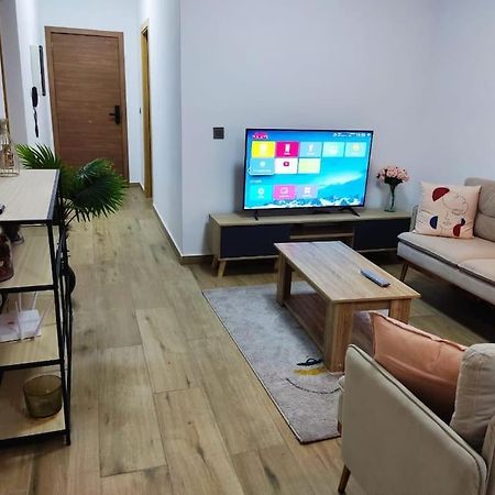 Superbe Appartement Avec Parking Gratuit Et Garde Dakar Kültér fotó
