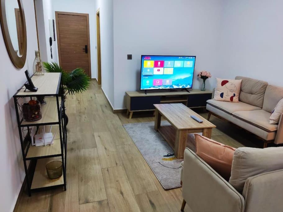 Superbe Appartement Avec Parking Gratuit Et Garde Dakar Kültér fotó