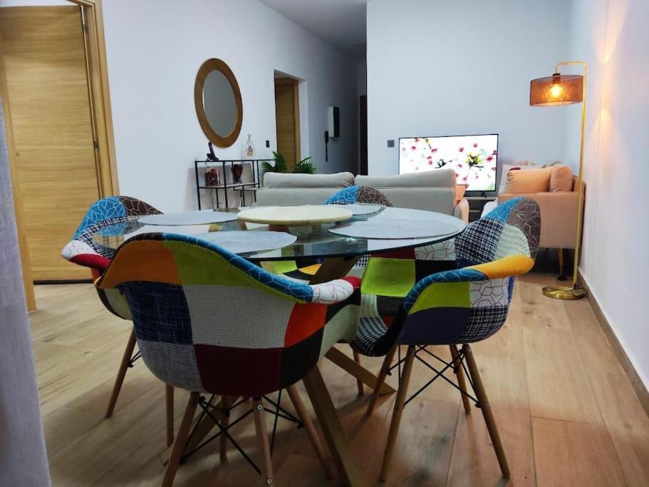Superbe Appartement Avec Parking Gratuit Et Garde Dakar Kültér fotó