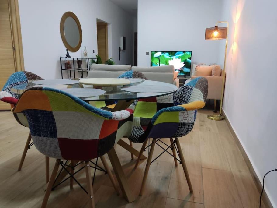 Superbe Appartement Avec Parking Gratuit Et Garde Dakar Kültér fotó