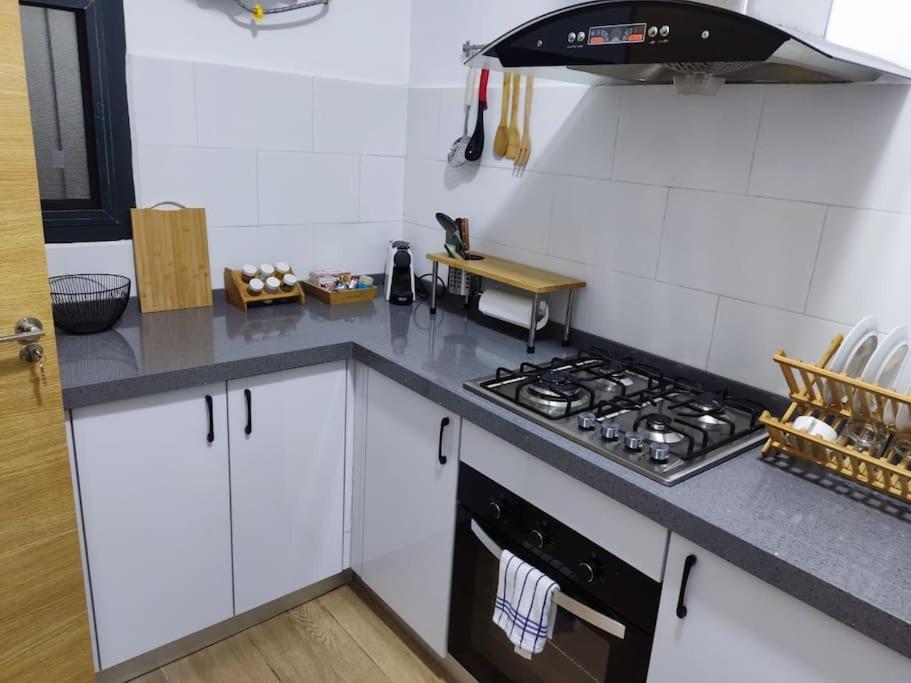 Superbe Appartement Avec Parking Gratuit Et Garde Dakar Kültér fotó